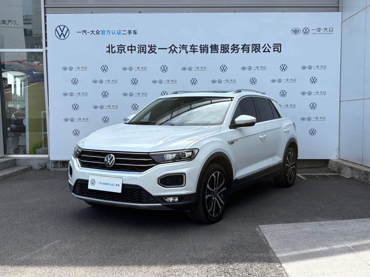 Volkswagen T-Roc, 2021 г., белый, 75 000 км Volkswagen T-Roc 2021 обновлённая версия 280TSI DSG одна ведущая ось Элита Чжилянь версия