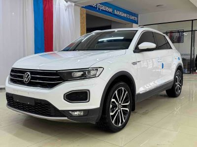 Volkswagen T-Roc, 2021 г., белый, 63 000 км Volkswagen T-Roc 2022 280TSI DSG одна ведущая ось Комфорт PLUS