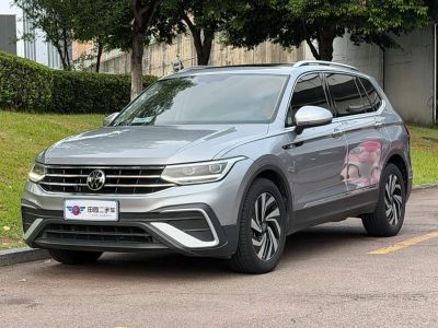 Volkswagen Tiguan L, 2021 г., белый, 58 000 км Volkswagen Tiguan L 2022 330TSI автомат одна ведущая ось Комфорт версия