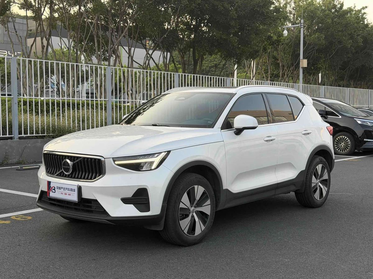 Volvo 沃尔沃XC40, 2023 г., белый, 58 000 км Volvo 沃尔沃XC40, 2023 г., белый, 58 000 км