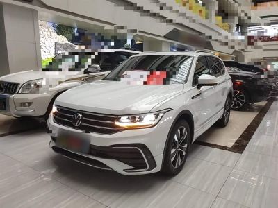 Volkswagen Tiguan L, 2024 г., белый, 28 200 км Volkswagen Tiguan L 2024 330TSI автомат одна ведущая ось R-Line комплектация «Юэсян»