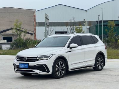 Volkswagen Tiguan L, 2021 г., белый, 58 000 км Volkswagen Tiguan L 2022 330TSI автомат одна ведущая ось R-Line комплектация «Юэсян»