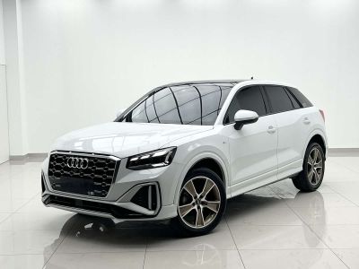 Audi Q2L, 2023 г., белый, 24 000 км Audi 奥迪Q2L, 2023 г., белый, 29 000 км