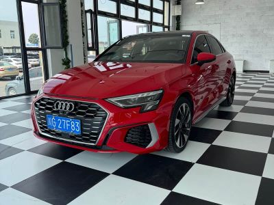 Audi A3, 2022 г., зелёный, 60 400 км Audi A3, 2022 г., красный / фиолетовый, 26 000 км