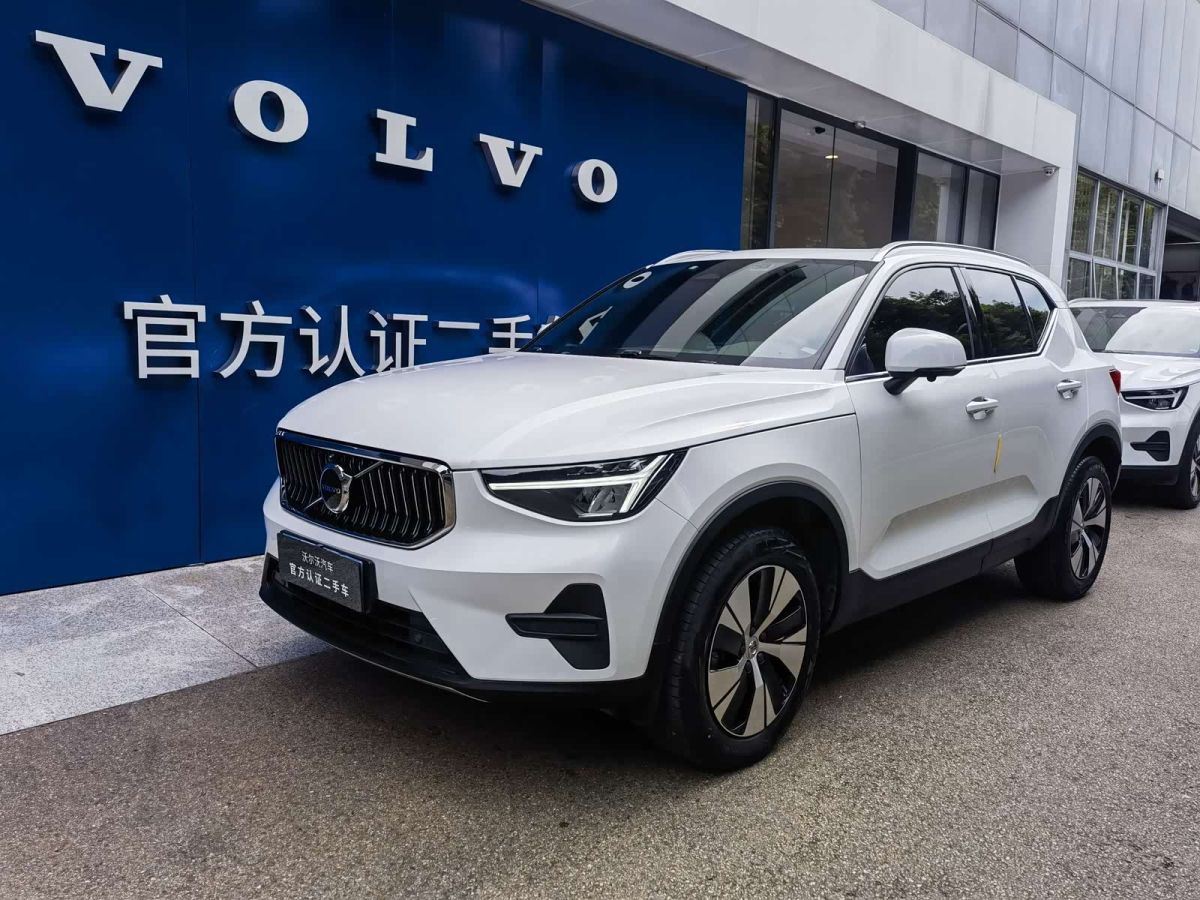 Volvo 沃尔沃XC40, 2023 г., белый, 41 000 км Volvo 沃尔沃XC40, 2023 г., белый, 41 000 км