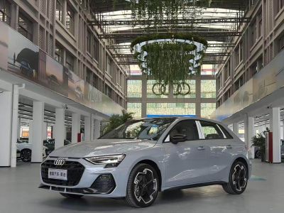 Audi A3, 2026 г., серебристый / серый, 100 км