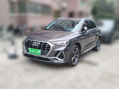 Audi Q3, 2021 г., белый, 72 100 км Audi 奥迪Q3, 2021 г., серебристый / серый, 30 600 км