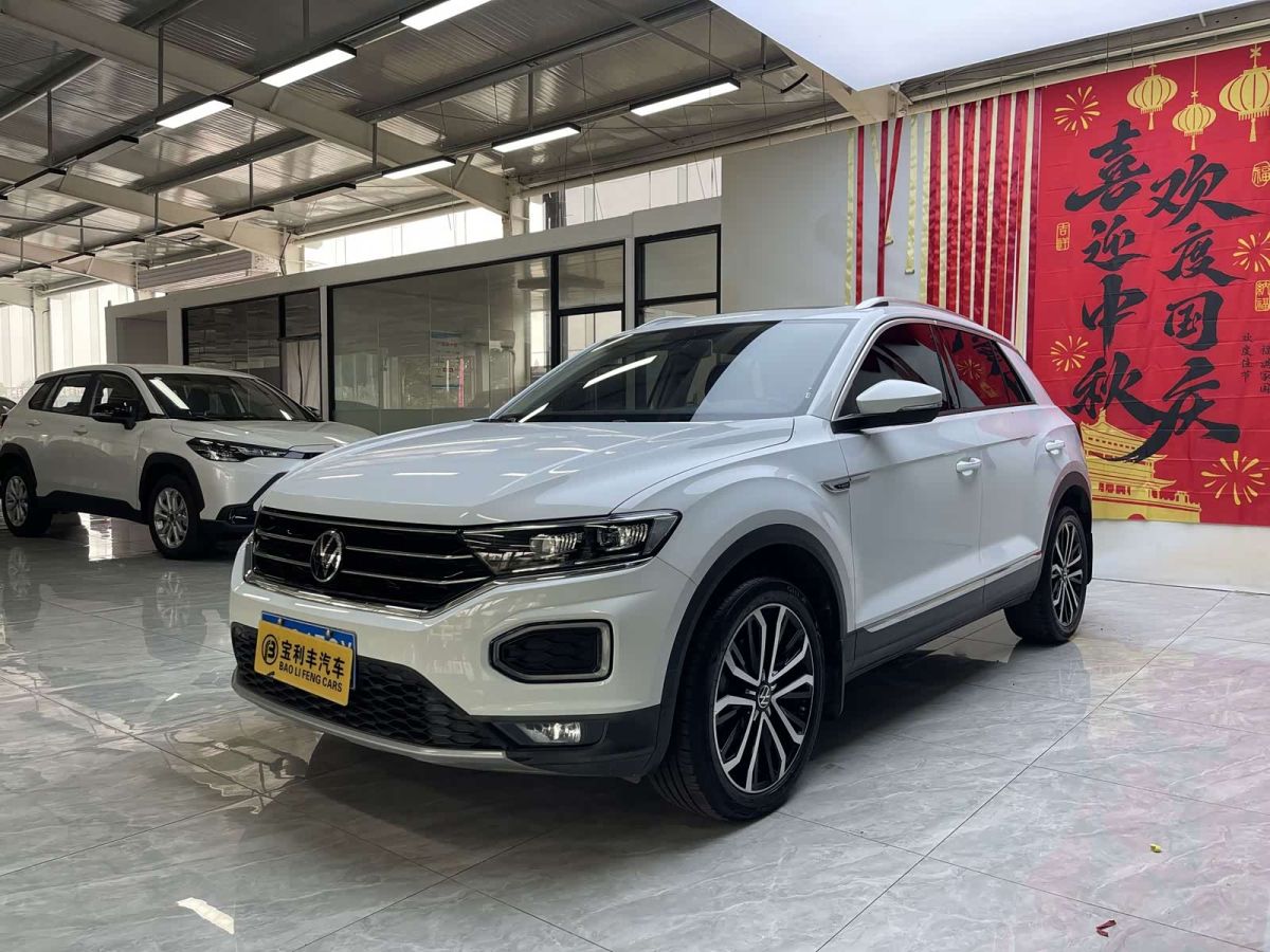 Volkswagen T-Roc, 2021 г., белый, 19 000 км Volkswagen T-Roc 2021 280TSI DSG одна ведущая ось Комфорт Чжилянь версия