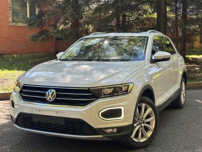 Volkswagen T-Roc, 2023 г., белый, 30 000 км Volkswagen T-Roc 2022 280TSI DSG одна ведущая ось Элита PLUS