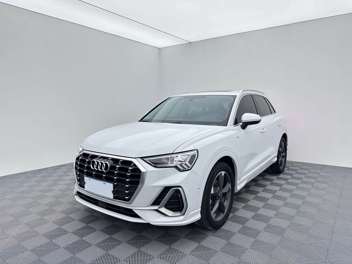 Audi 奥迪Q3, 2023 г., белый, 21 000 км