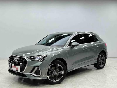 Audi Q3, 2022 г., белый, 67 000 км Audi 奥迪Q3, 2022 г., зелёный, 22 000 км