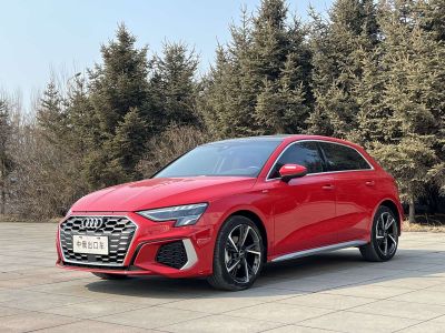 Audi A3, 2023 г., красный / фиолетовый, 26 000 км