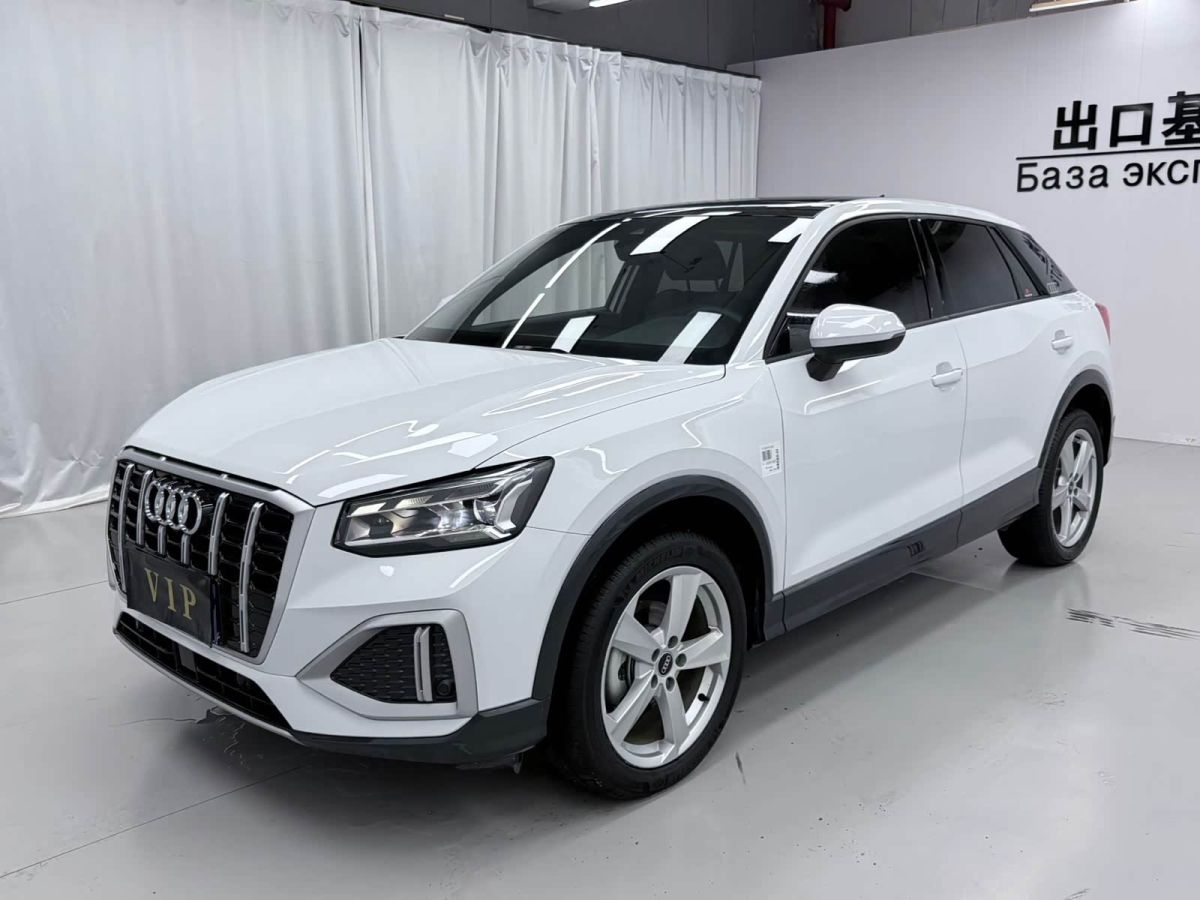 Audi Q2L, 2022 г., белый, 3 300 км Audi 奥迪Q2L, 2022 г., белый, 3 300 км