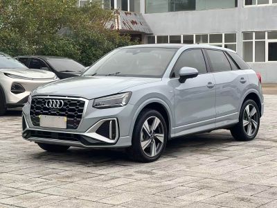 Audi 奥迪Q2L, 2021 г., серебристый / серый, 45 000 км