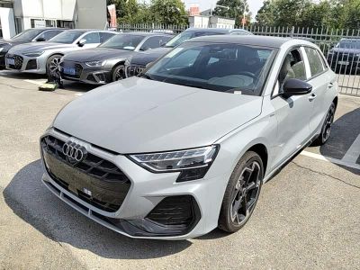 Audi A3, 2026 г., серебристый / серый, 100 км