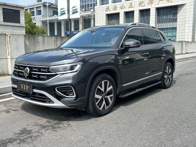 Volkswagen Tayron, 2023 г., белый, 48 000 км Volkswagen Tayron 2023 330TSI одна ведущая ось комплектация «Люкс Plus», исполнение «Цзиньцзе»