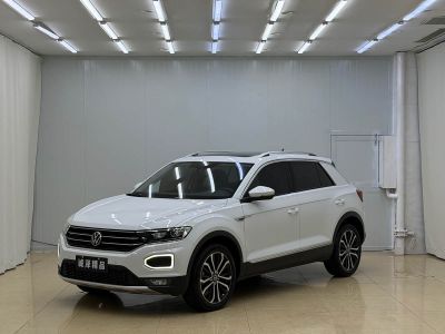 Volkswagen T-Roc, 2022 г., белый, 30 000 км Volkswagen T-Roc 2022 280TSI DSG одна ведущая ось Комфорт PLUS