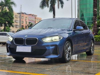 BMW 1 серия, 2022 г., белый, 74 200 км BMW 1 серия 2022 120i M Спорт