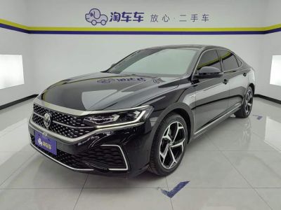 Volkswagen Passat, 2023 г., чёрный, 43 000 км Volkswagen Passat 2023 обновлённая версия 330TSI исполнение «Звёздное небо» комплектация «Элита»