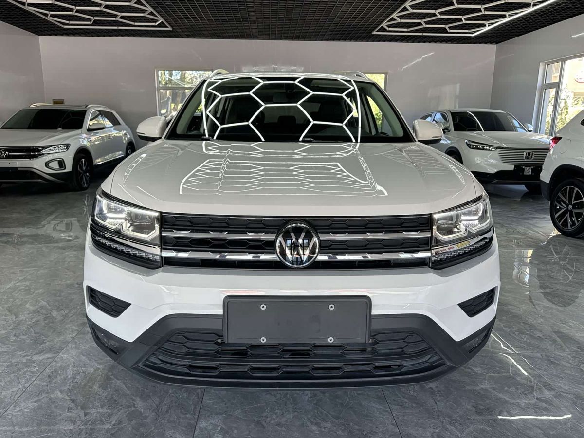 Volkswagen Tharu 2022 280TSI одна ведущая ось Люкс