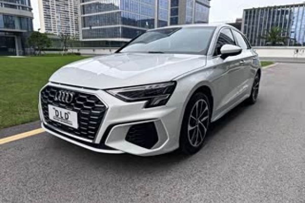 Audi A3, 2022 г., белый, 50 500 км