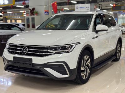 Volkswagen Tiguan L, 2023 г., белый, 26 400 км Volkswagen Tiguan L 2023 280TSI автомат одна ведущая ось ограниченная серия «Чаочуан»