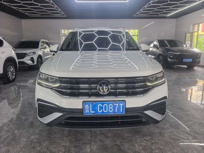 Volkswagen Tiguan L, 2022 г., шампань / коричневый, 44 000 км Volkswagen Tiguan L 2023 280TSI автомат одна ведущая ось ограниченная серия «Чаочуан»