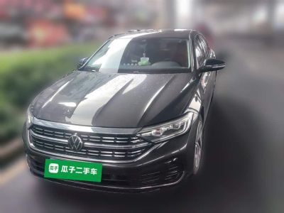 Volkswagen Sagitar, 2023 г., чёрный, 32 800 км Volkswagen Sagitar 2023 300TSI DSG комплектация «Чаоюэ»