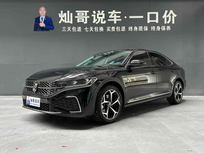 Volkswagen Passat, 2024 г., серебристый / серый, 8 700 км Volkswagen Passat 2024 380TSI исполнение «Звёздное небо — Лунтэн»