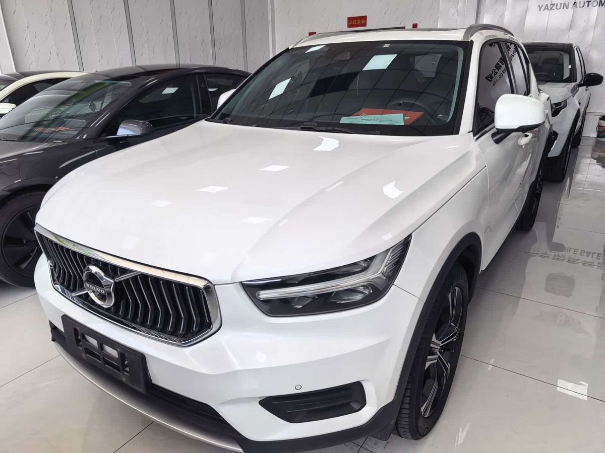 Volvo 沃尔沃XC40, 2021 г., белый, 76 000 км