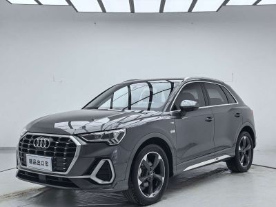 Audi Q3, 2023 г., серебристый / серый, 36 000 км Audi 奥迪Q3, 2023 г., серебристый / серый, 53 000 км