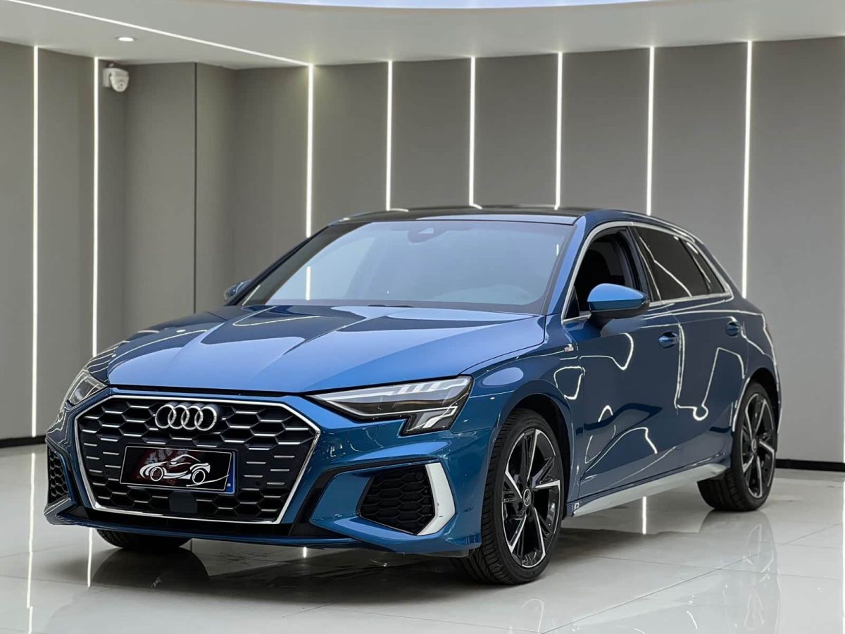 Audi A3, 2022 г., синий, 61 000 км Audi A3, 2022 г., синий, 61 000 км