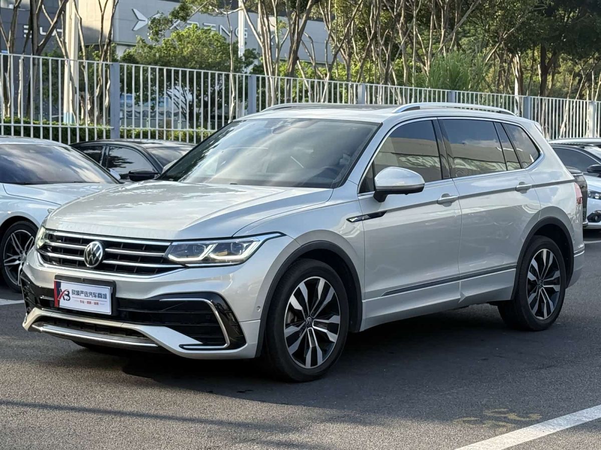 Volkswagen Tiguan L 2022 330TSI автомат одна ведущая ось R-Line Флагман