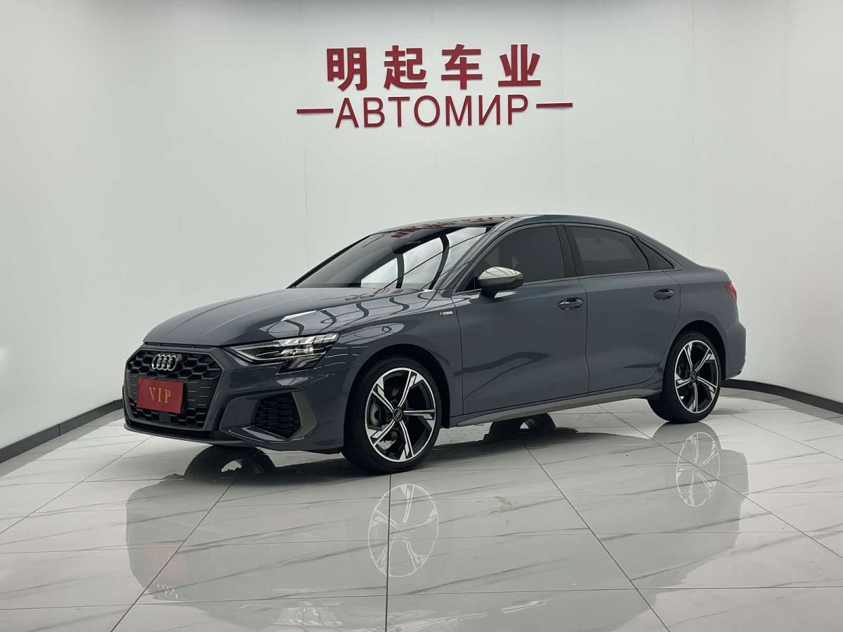 Audi A3, 2023 г., серебристый / серый, 38 000 км