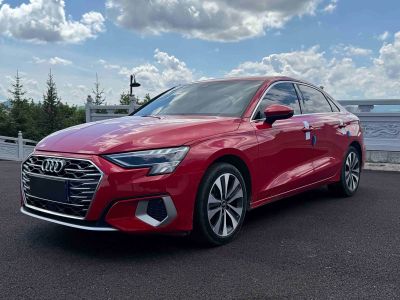 Audi A3, 2022 г., красный / фиолетовый, 26 000 км Audi A3, 2022 г., красный / фиолетовый, 40 300 км