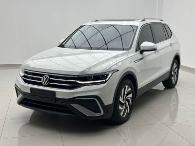 Volkswagen Tiguan L, 2022 г., шампань / коричневый, 44 000 км Volkswagen Tiguan L 2023 280TSI автомат одна ведущая ось ограниченная серия «Чаочуан»