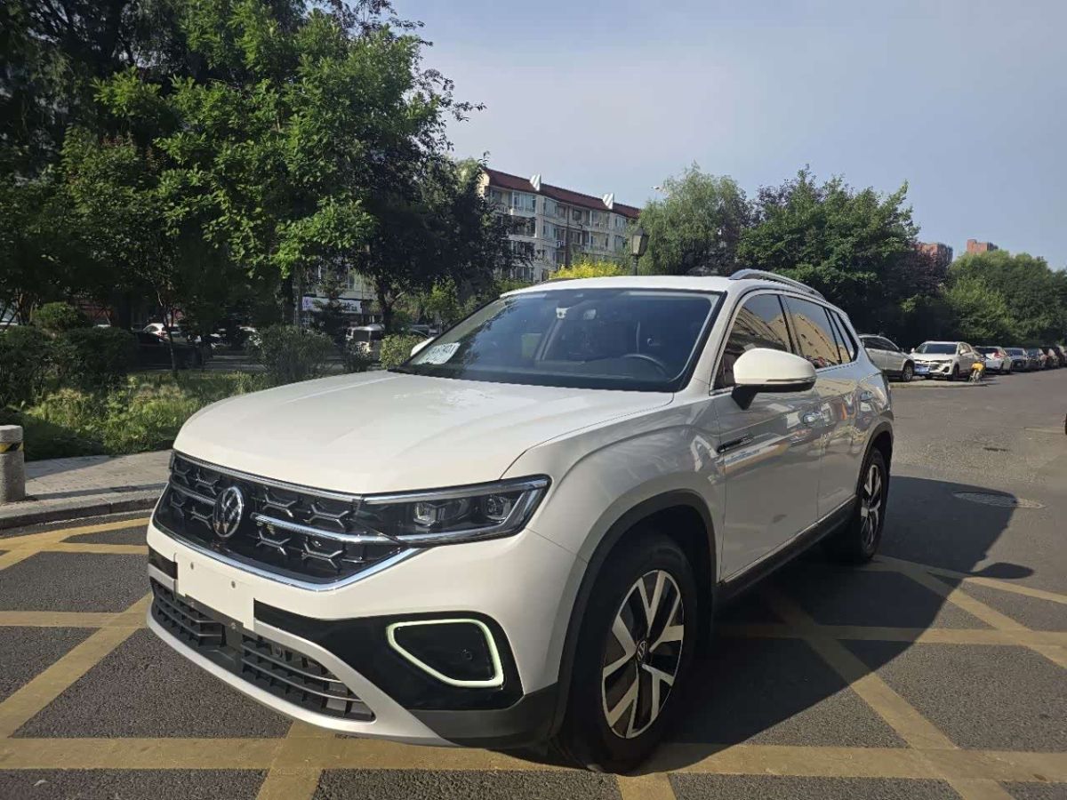 Volkswagen Tayron 2023 280TSI одна ведущая ось комплектация «Люкс Plus», исполнение «Цзиньцзе»