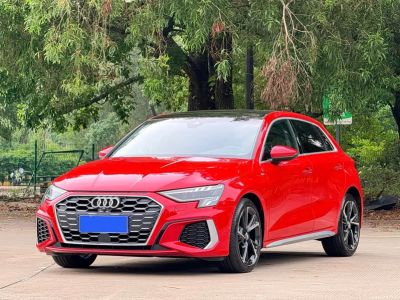 Audi A3, 2021 г., белый, 33 000 км Audi A3, 2021 г., красный / фиолетовый, 30 000 км