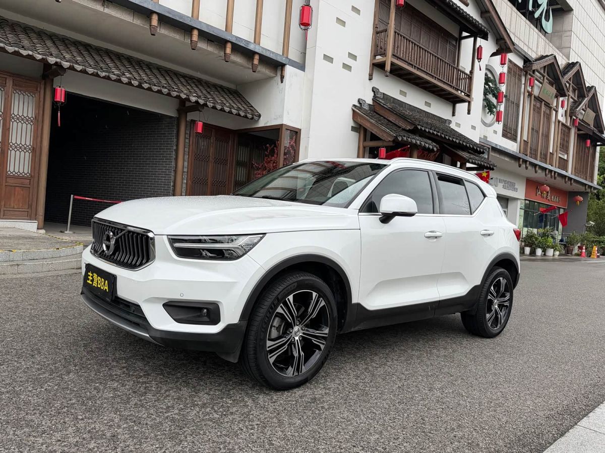 Volvo 沃尔沃XC40, 2021 г., белый, 61 900 км Volvo 沃尔沃XC40, 2021 г., белый, 61 900 км