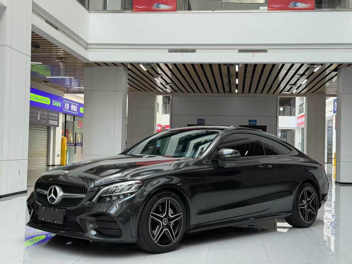 Mercedes-Benz C-Class (импортная версия для Китая), 2022 г., серебристый / серый, 34 000 км Mercedes-Benz C-Class (импортная версия для Китая) 2021 C 260 轿跑车