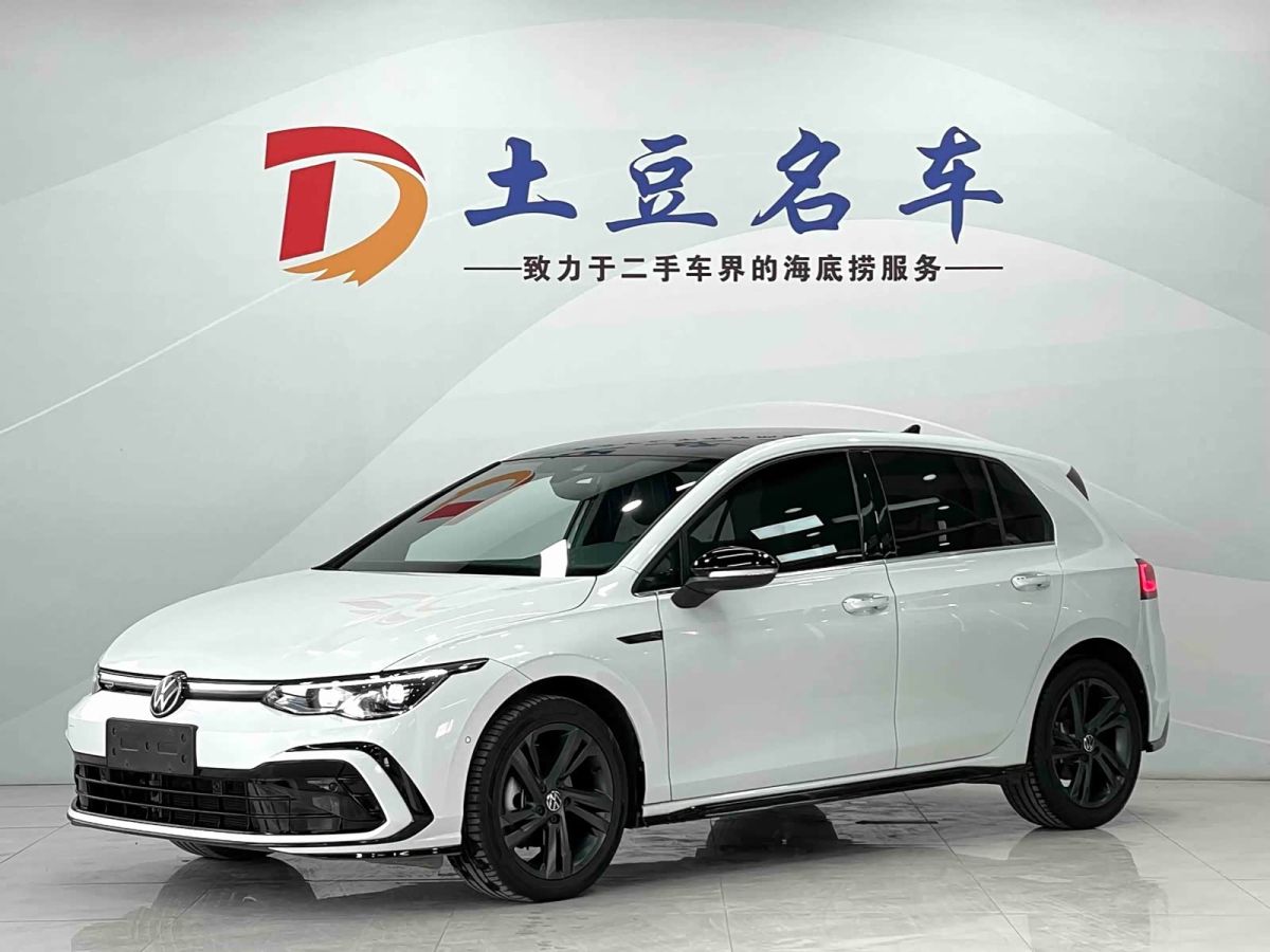 Volkswagen Golf, 2022 г., белый, 40 400 км Volkswagen Golf 2021 280TSI DSG R-Line