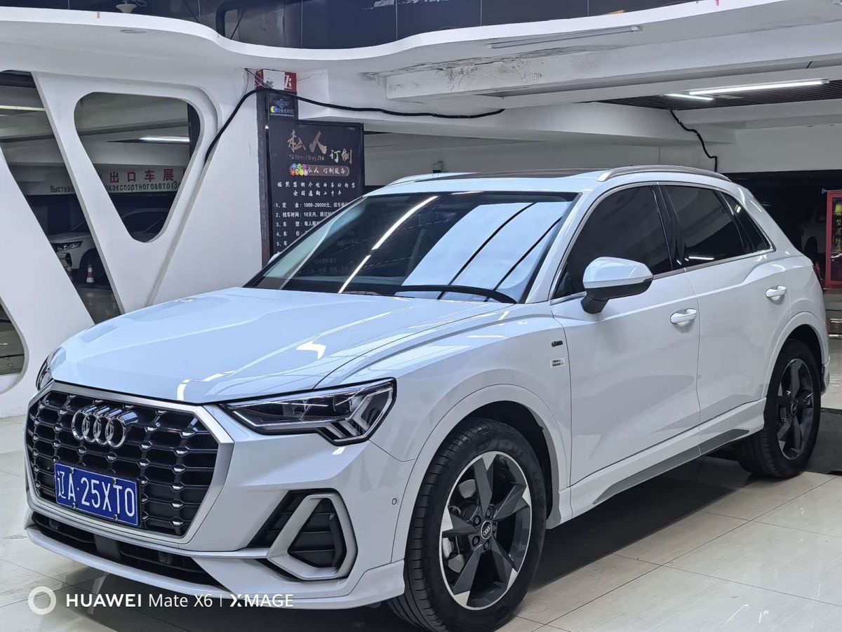 Audi Q3, 2022 г., белый, 39 000 км Audi 奥迪Q3, 2022 г., белый, 39 000 км