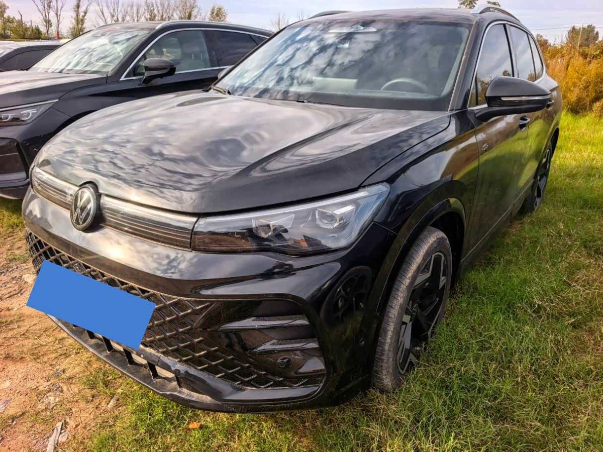 Volkswagen Tiguan L, 2024 г., чёрный, 14 000 км Volkswagen Tiguan L 2024 PRO 380TSI полный привод R-Line Чжилин версия