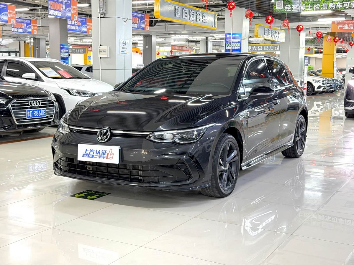 Volkswagen Golf, 2022 г., чёрный, 34 000 км Volkswagen Golf 2023 280TSI DSG R-Line Lite