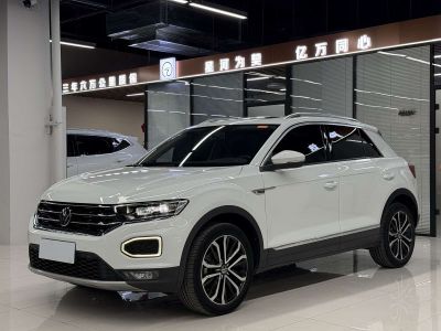 Volkswagen T-Roc, 2022 г., белый, 39 000 км Volkswagen T-Roc 2022 280TSI DSG одна ведущая ось Комфорт PLUS