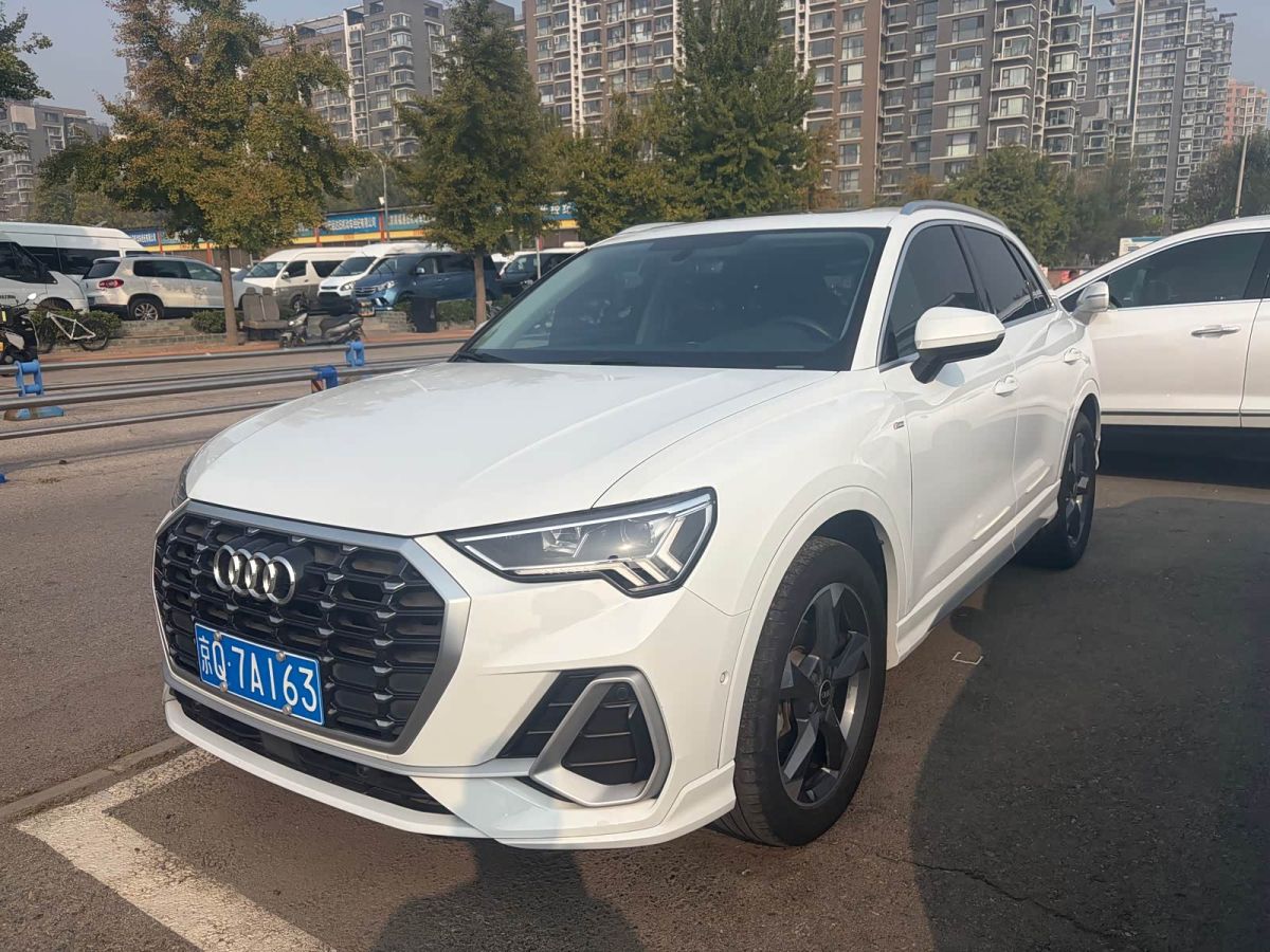 Audi 奥迪Q3, 2022 г., белый, 24 000 км