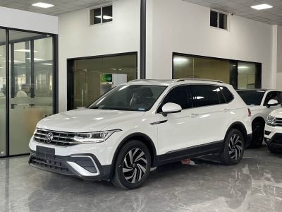 Volkswagen Tiguan L, 2021 г., чёрный, 31 900 км Volkswagen Tiguan L 2023 280TSI автомат одна ведущая ось ограниченная серия «Чаочуан»