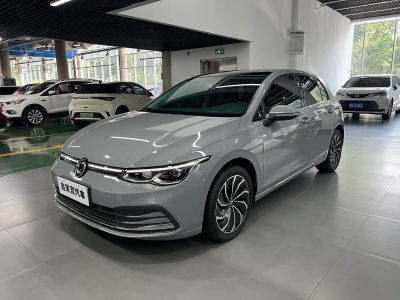 Volkswagen Golf, 2024 г., белый, 55 500 км Volkswagen Golf 2023 обновлённая версия 280TSI DSG Pro