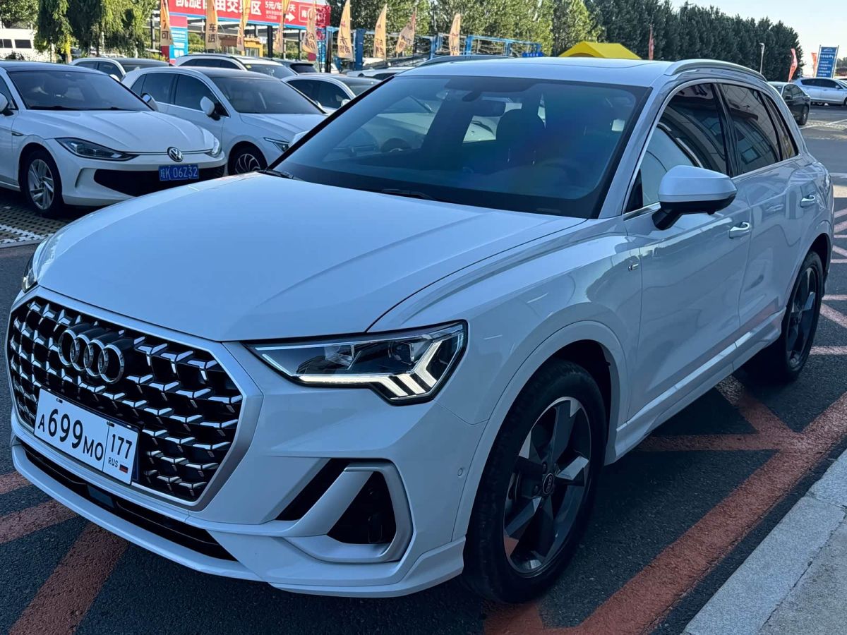 Audi 奥迪Q3, 2024 г., белый, 18 000 км