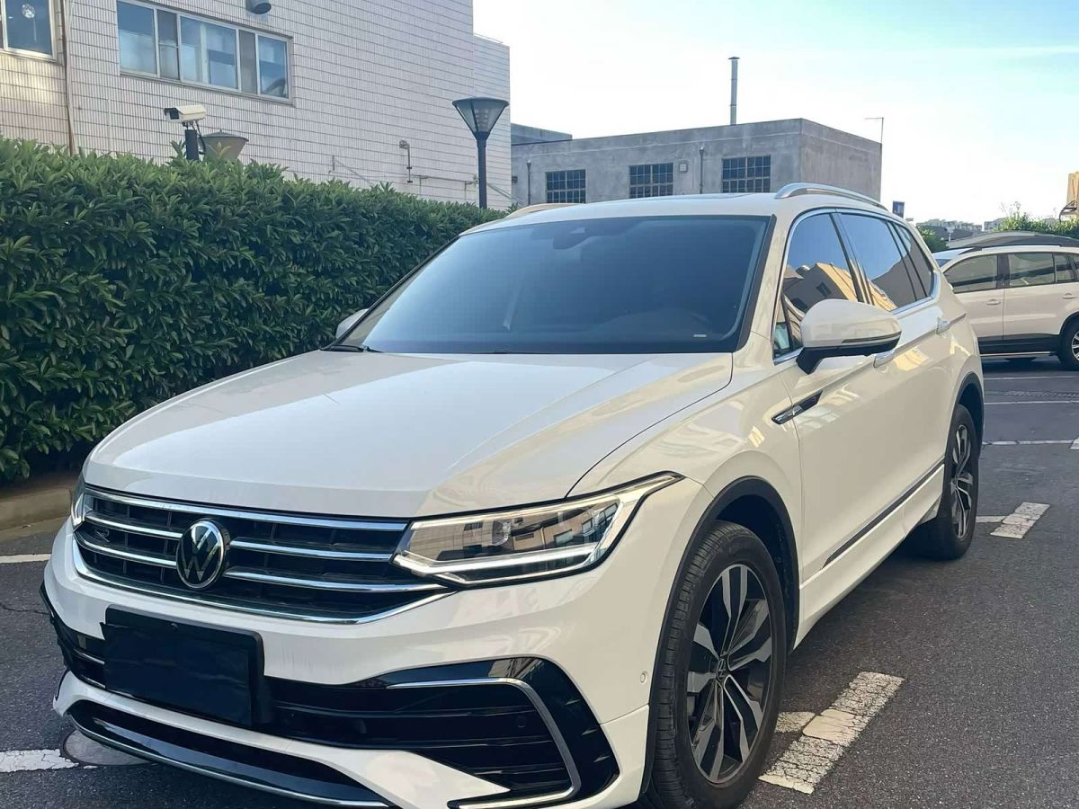 Volkswagen Tiguan L 2022 330TSI автомат одна ведущая ось Комфорт версия